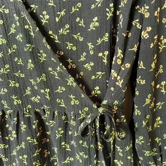 Madewell Floral Puff Sleeve Peplum Wrap Top - Picture 7 of 8